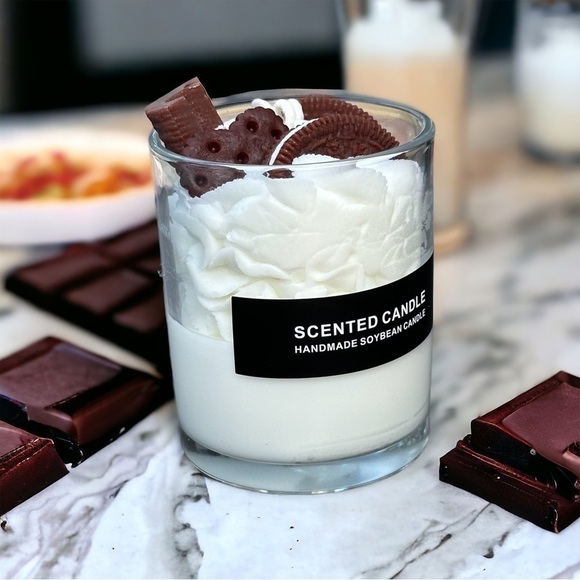 ⚠️SALE Candle // Oreos And Cream Shaped Soy Wax Candle SEND OFFERS🥳 - Picture 2 of 5